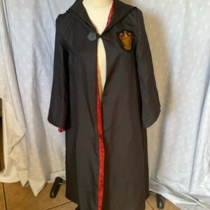 Kids Wizard Costume Robe with Griffindor Crest-Tie and Scarf included